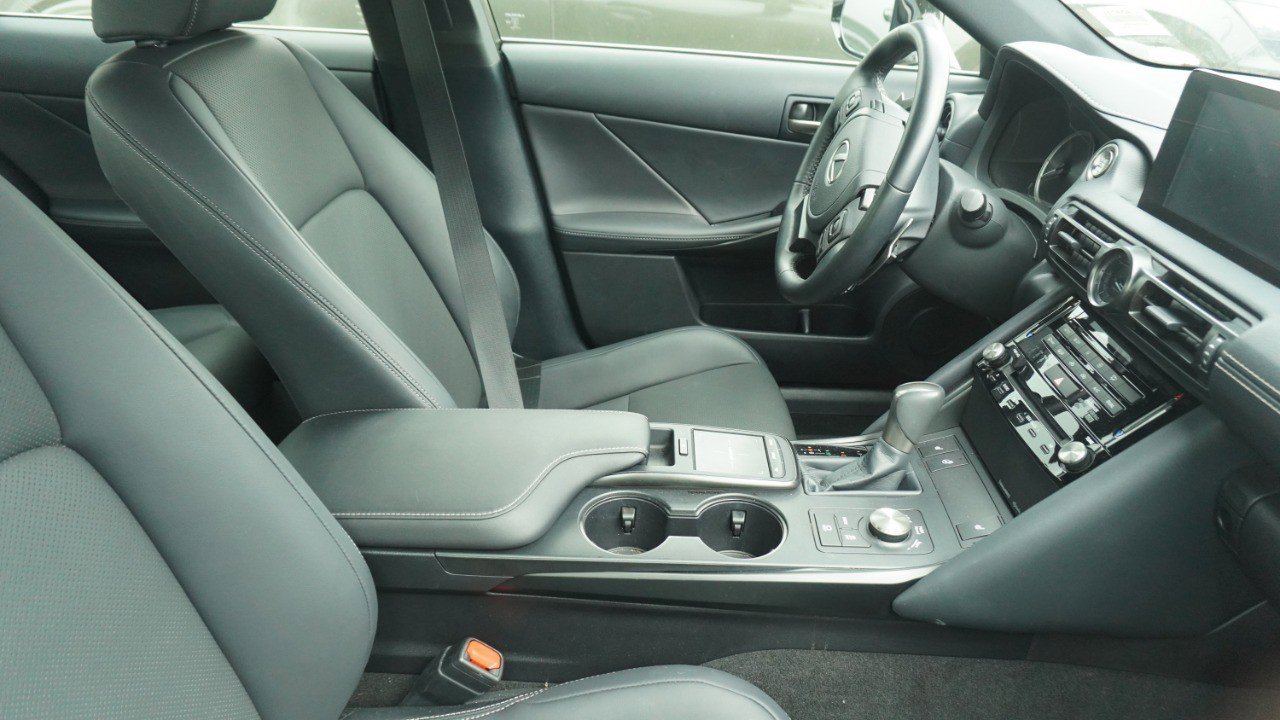 Used 2025 Lexus IS 350 F Sport w/ Accessory Package RWD image 9