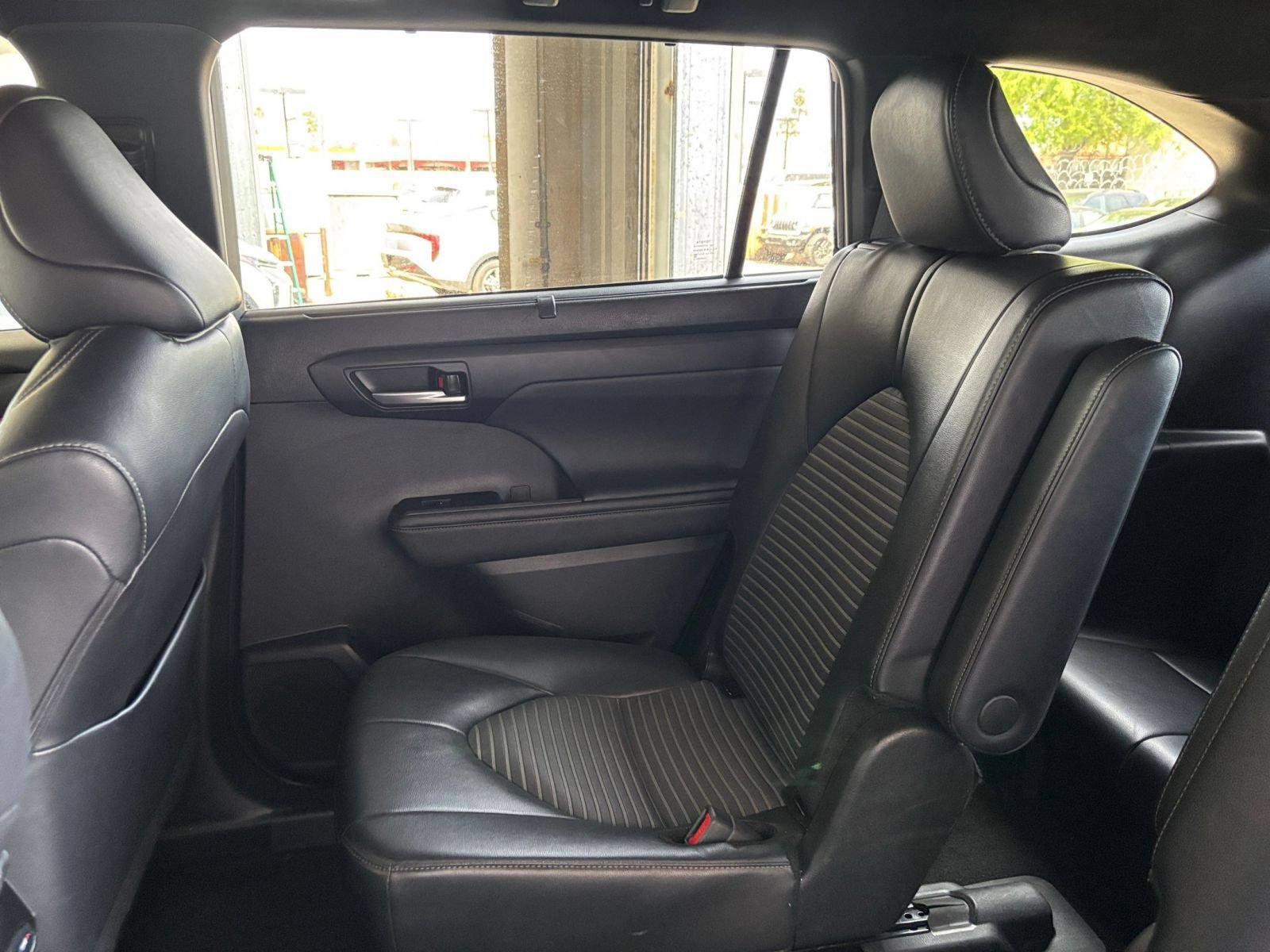 Used 2024 Toyota Highlander XSE FWD image 42