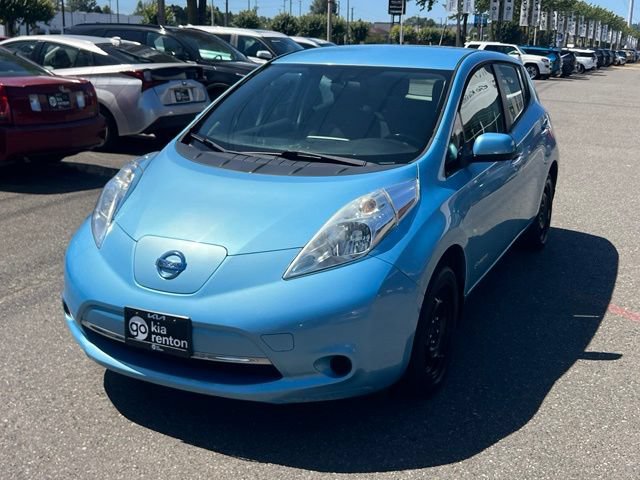 Used 2015 Nissan Leaf S w/ Charge Package FWD image 3