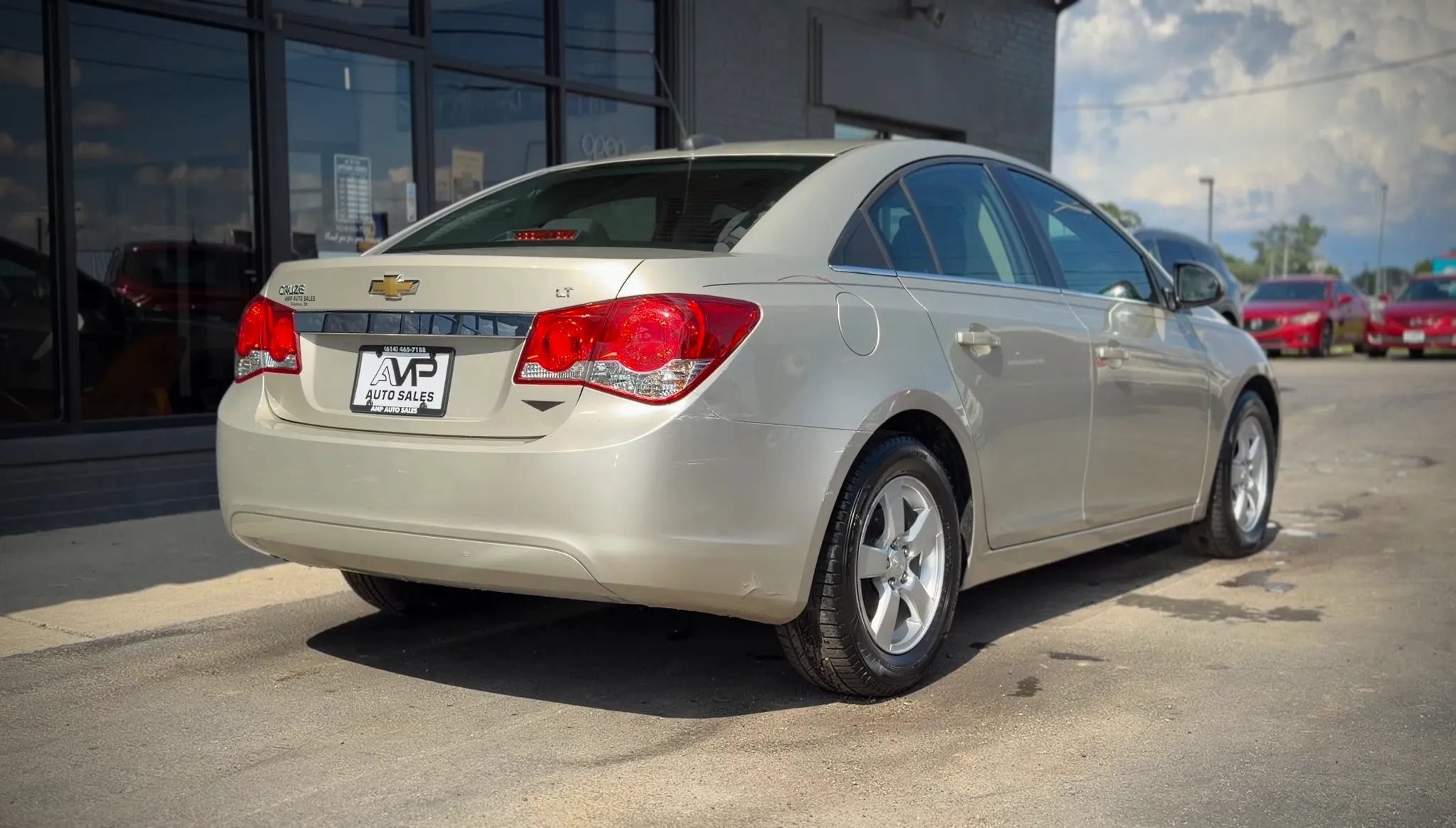 Used 2015 Chevrolet Cruze LT FWD image 2