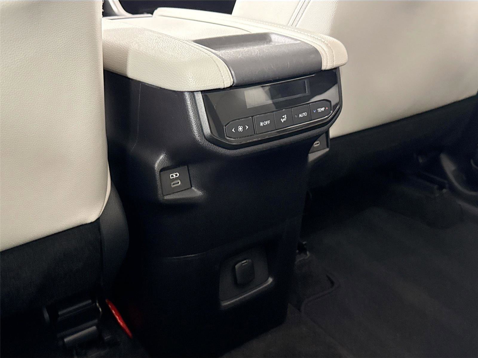 Certified 2024 Toyota Grand Highlander XLE image 35