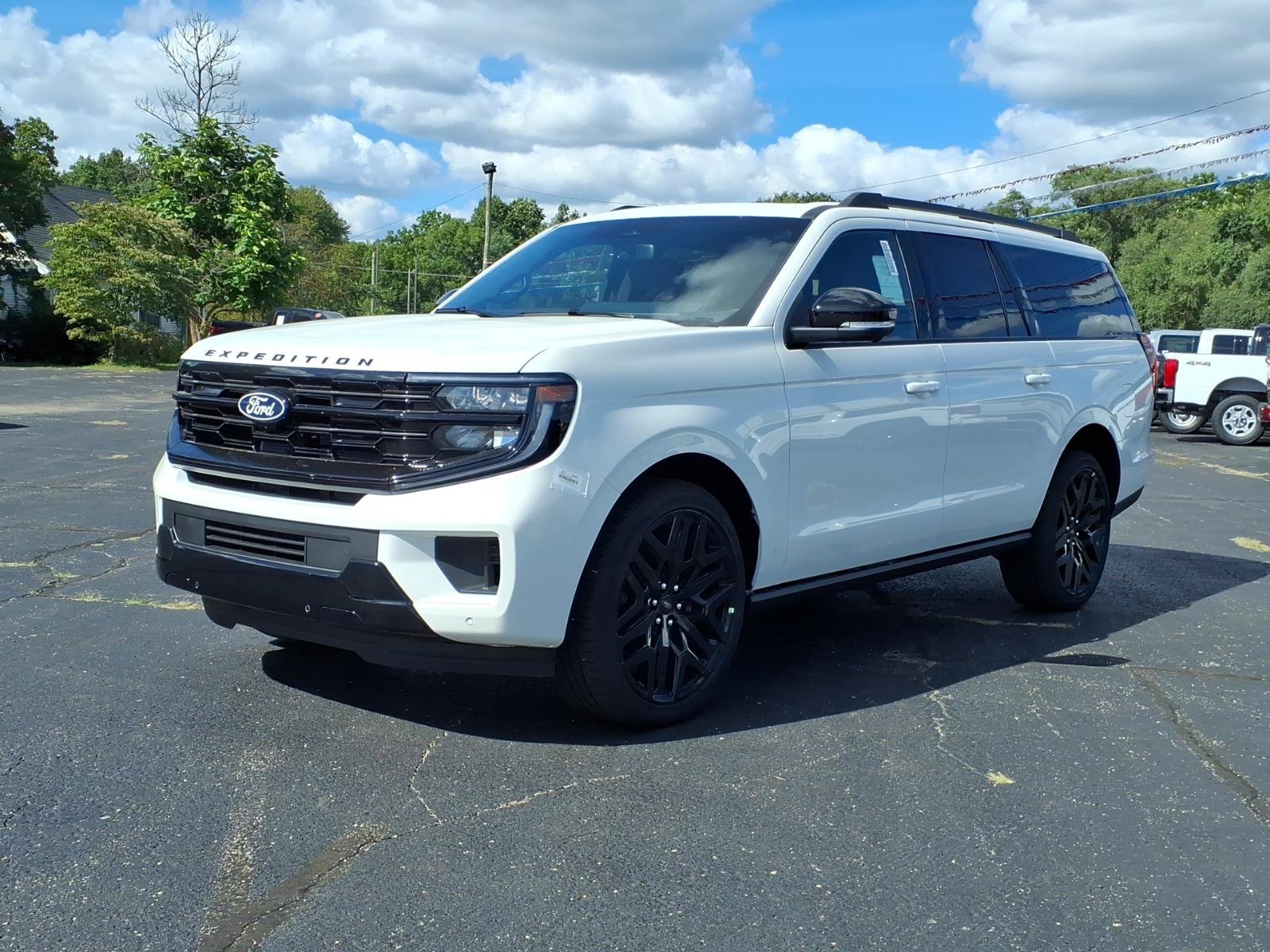 New 2027 Ford Expedition Max Platinum w/ Stealth Performance Package AWD/4WD image 3