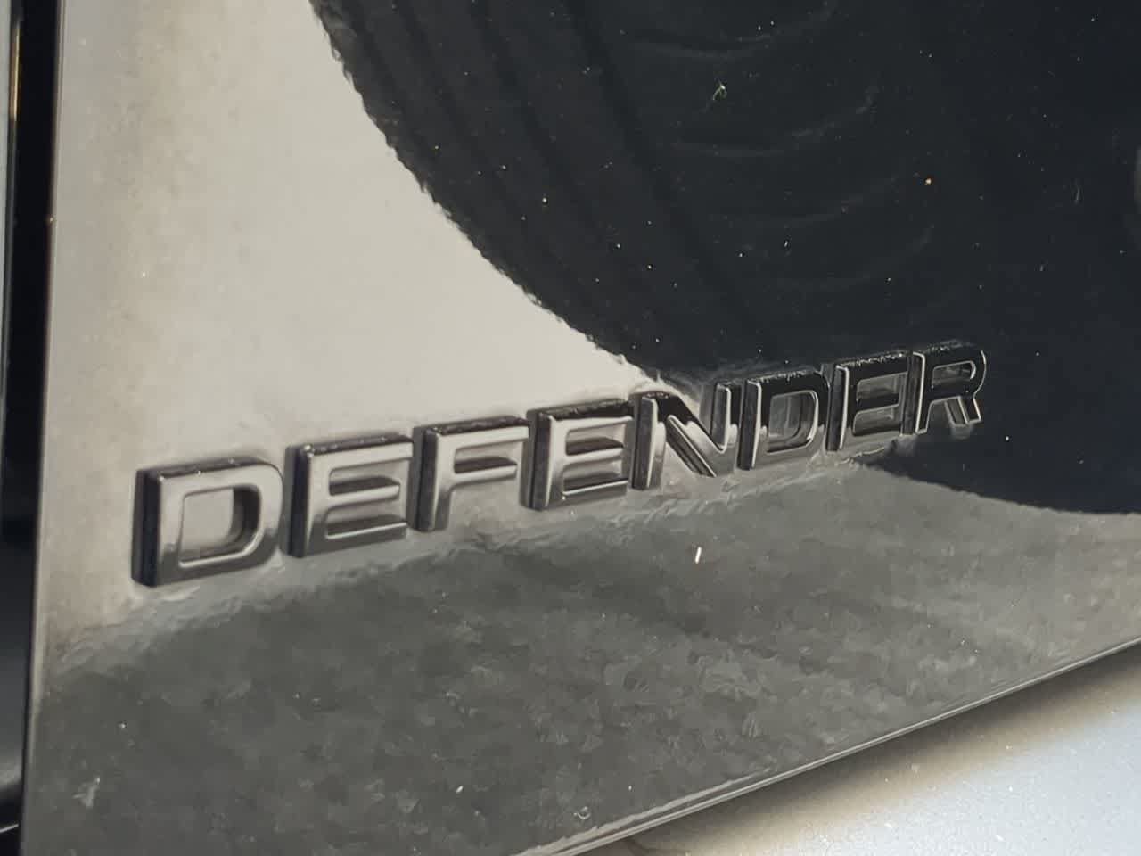 Certified 2025 Land Rover Defender 110 S AWD/4WD image 13