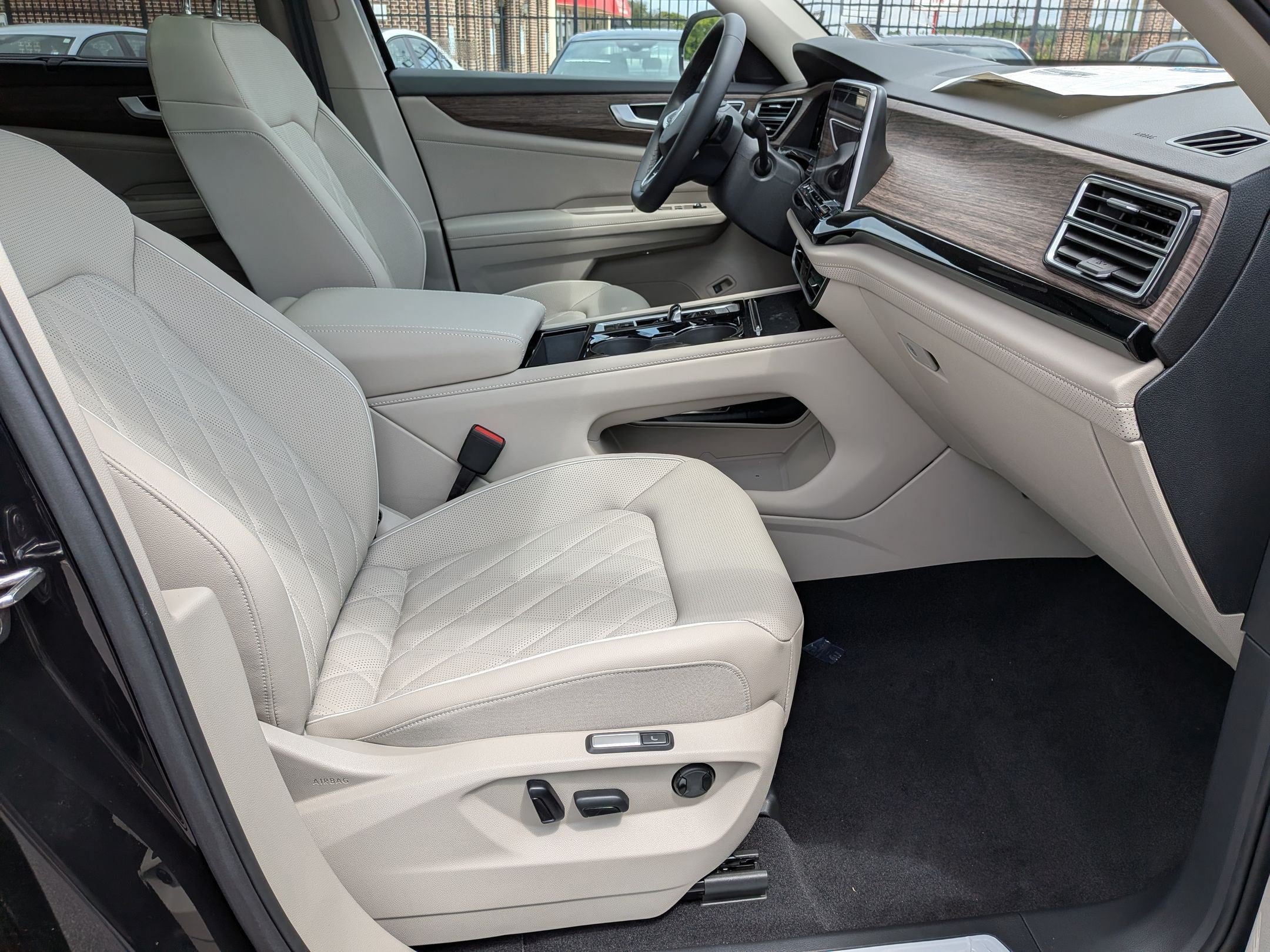 New 2026 Volkswagen Atlas SEL Premium R-Line AWD/4WD image 38