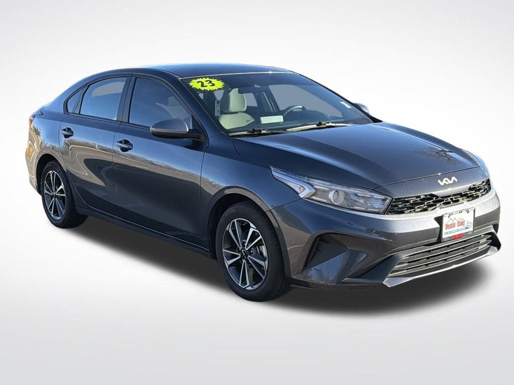 Used 2023 Kia Forte LXS image 9