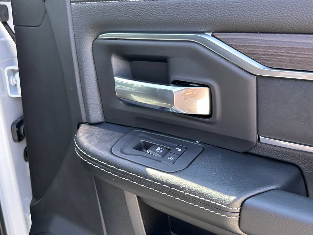 New 2026 RAM 2500 Laramie w/ Night Edition AWD/4WD image 16
