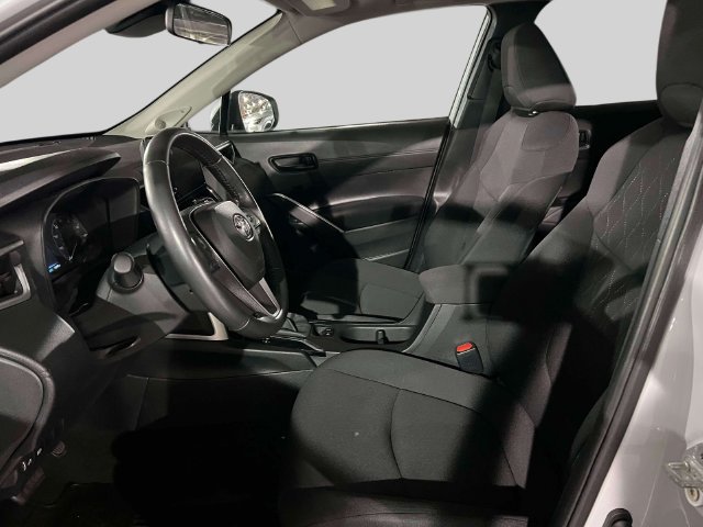 Used 2023 Toyota Corolla Cross LE w/ Moonroof Package AWD/4WD image 17