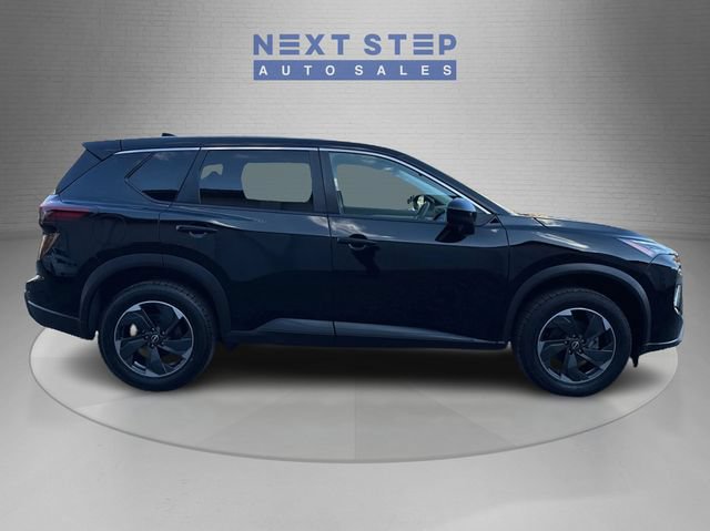 Used 2024 Nissan Rogue SV AWD/4WD image 9