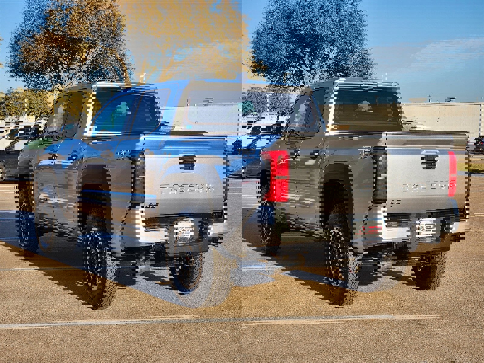 Used 2025 Toyota Tacoma TRD Off-Road image 4