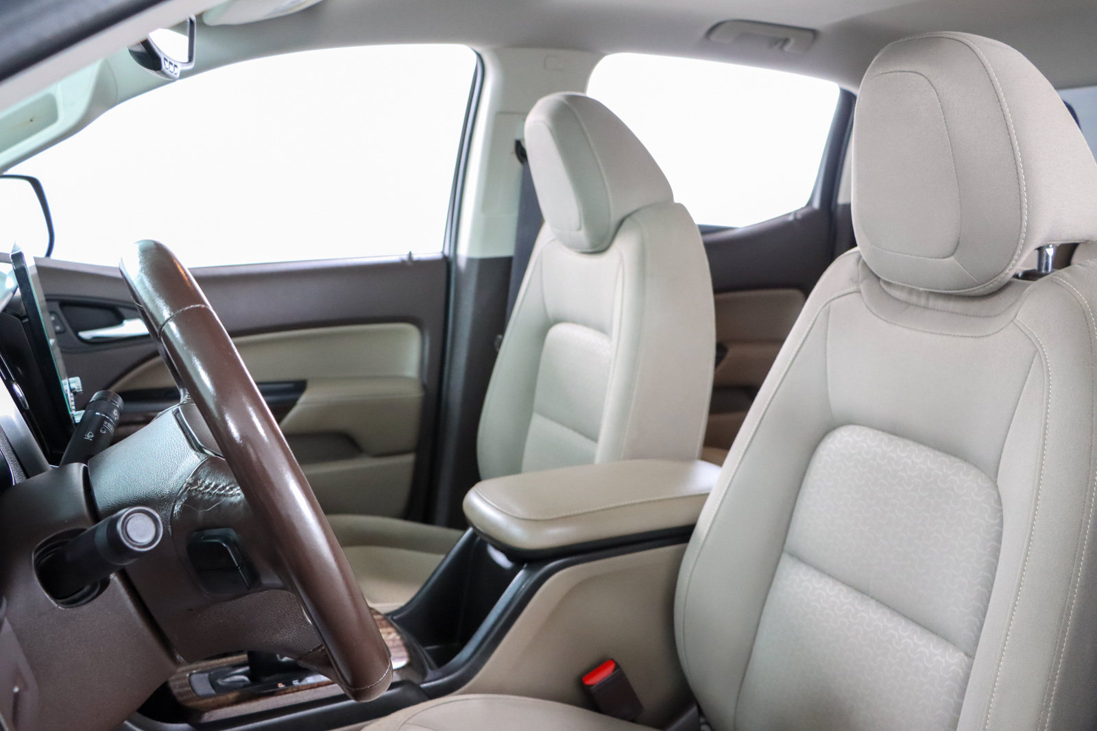 Used 2016 GMC Canyon SLE RWD image 21