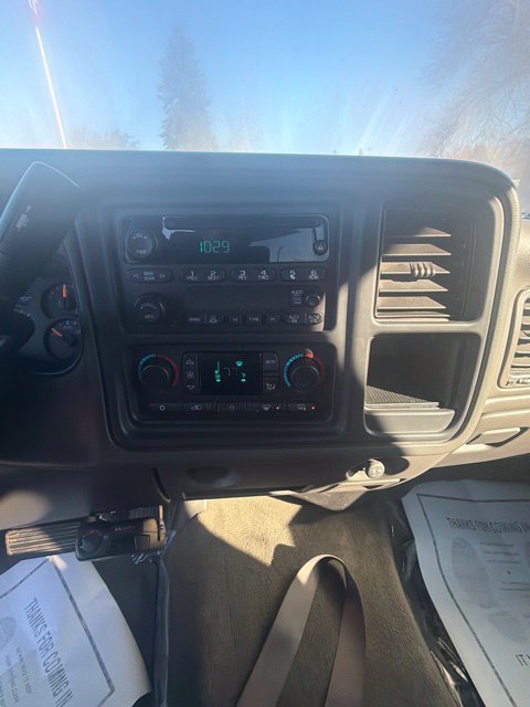 Used 2005 Chevrolet Silverado 1500 LS w/ Skid Plate Package AWD/4WD image 17