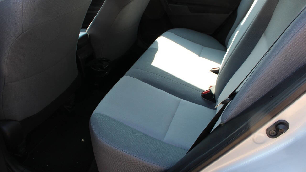 Used 2017 Toyota Corolla L image 23