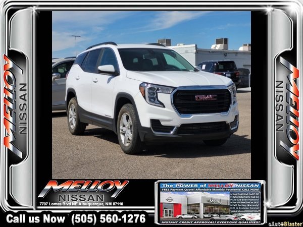 Used 2023 GMC Terrain SLE w/ Driver Convenience Package image 3