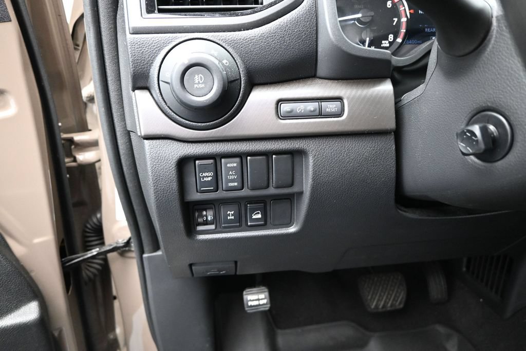 Used 2024 Nissan Titan PRO-4X w/ Pro-4x Convenience Package AWD/4WD image 14