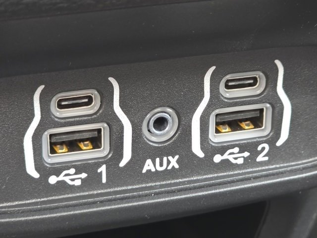 New 2025 Chrysler Pacifica Select w/ Fav Edition Package image 12