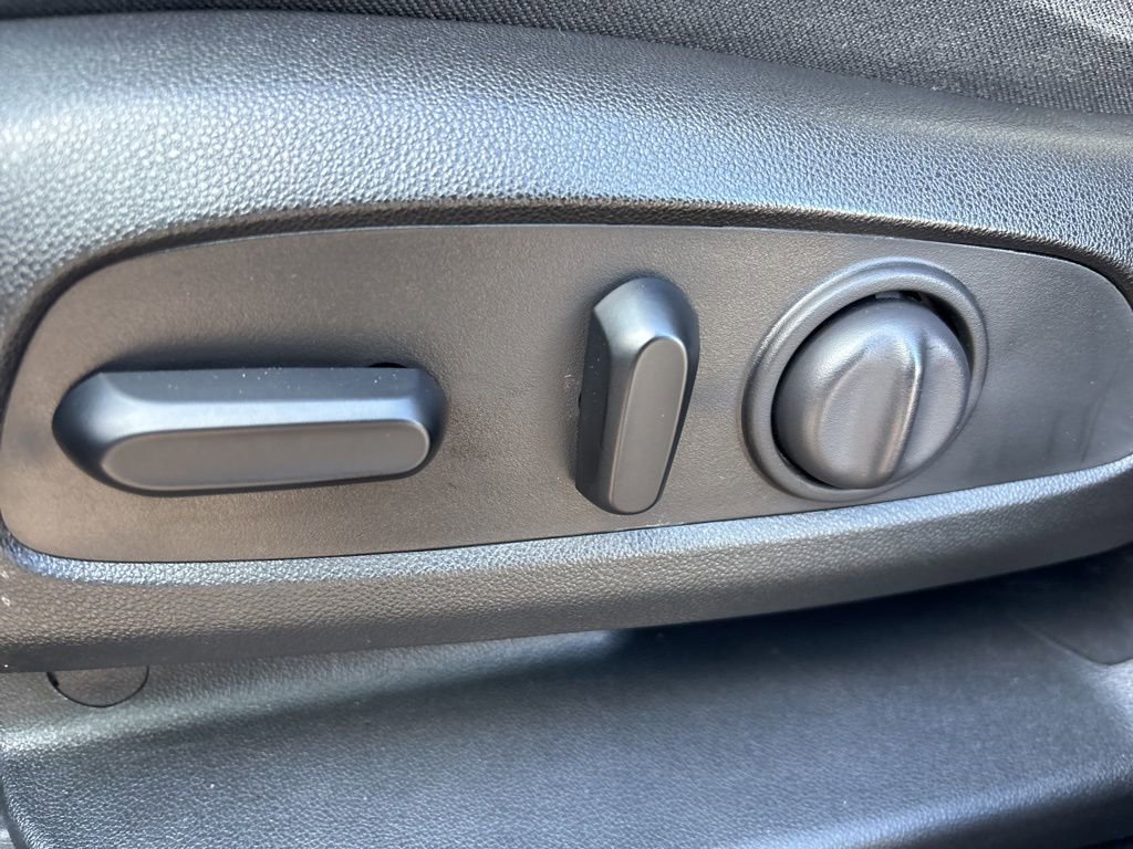 Used 2021 Chevrolet Traverse LT AWD/4WD image 26