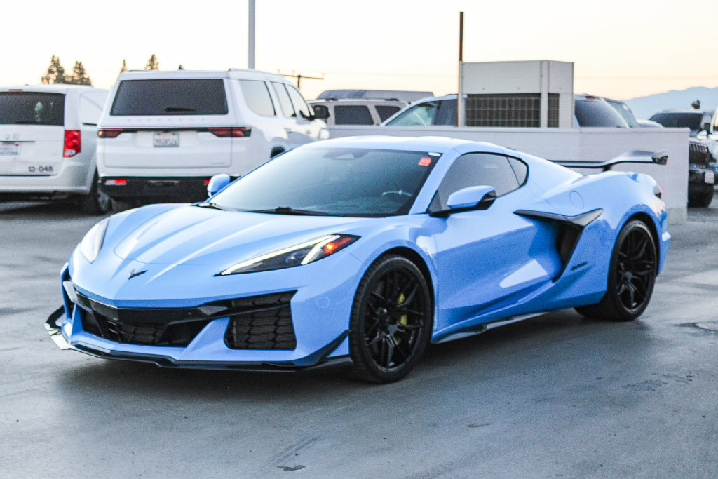 Used 2024 Chevrolet Corvette Z06 RWD image 4