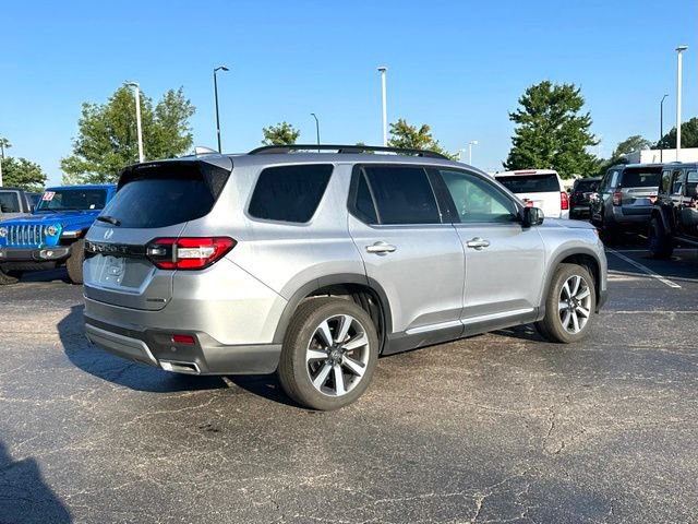 Used 2025 Honda Pilot Touring image 8