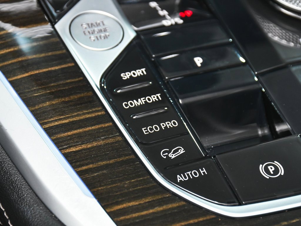 Used 2024 BMW X7 xDrive40i image 42