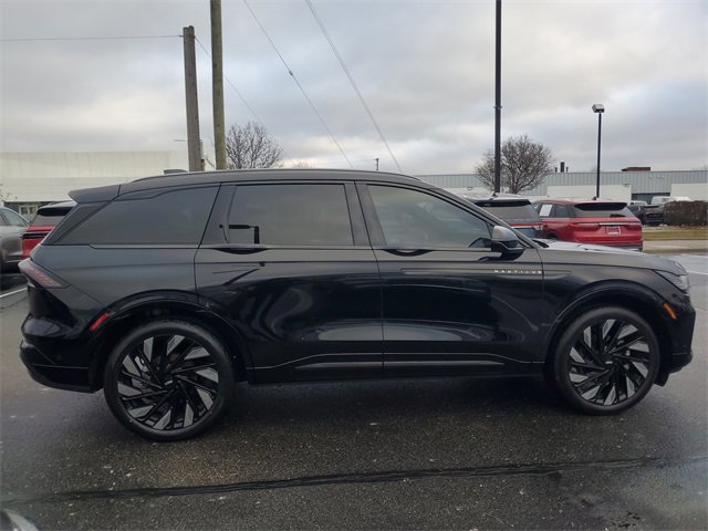 Certified 2024 Lincoln Nautilus Reserve w/ Jet Appearance Package (87T) image 8