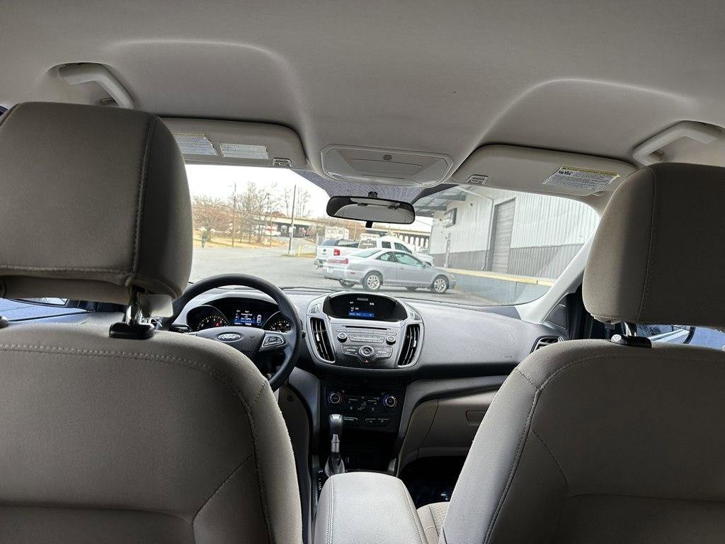 Used 2017 Ford Escape SE FWD image 38