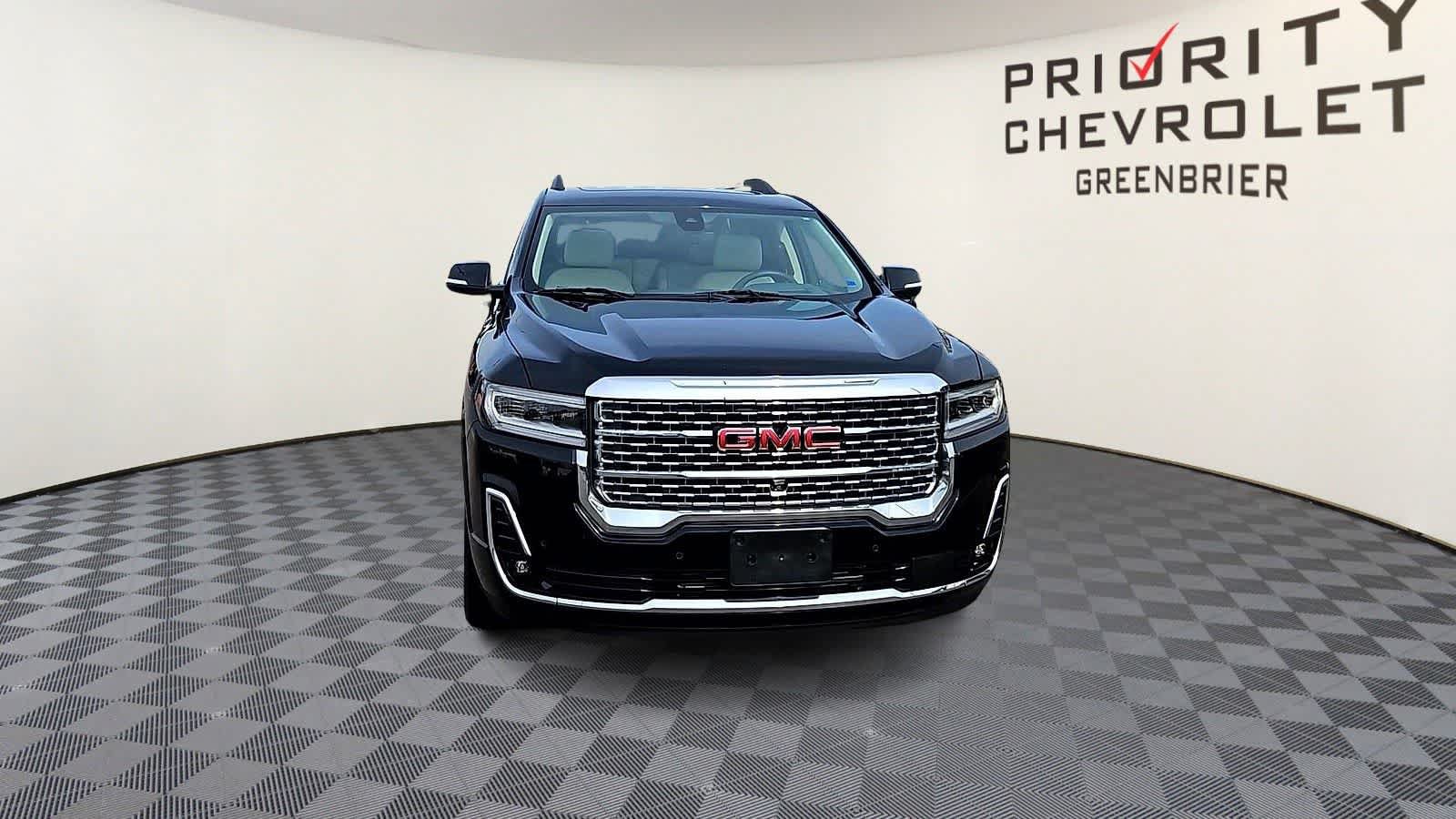 Used 2023 GMC Acadia Denali w/ Black Diamond Edition AWD/4WD image 3