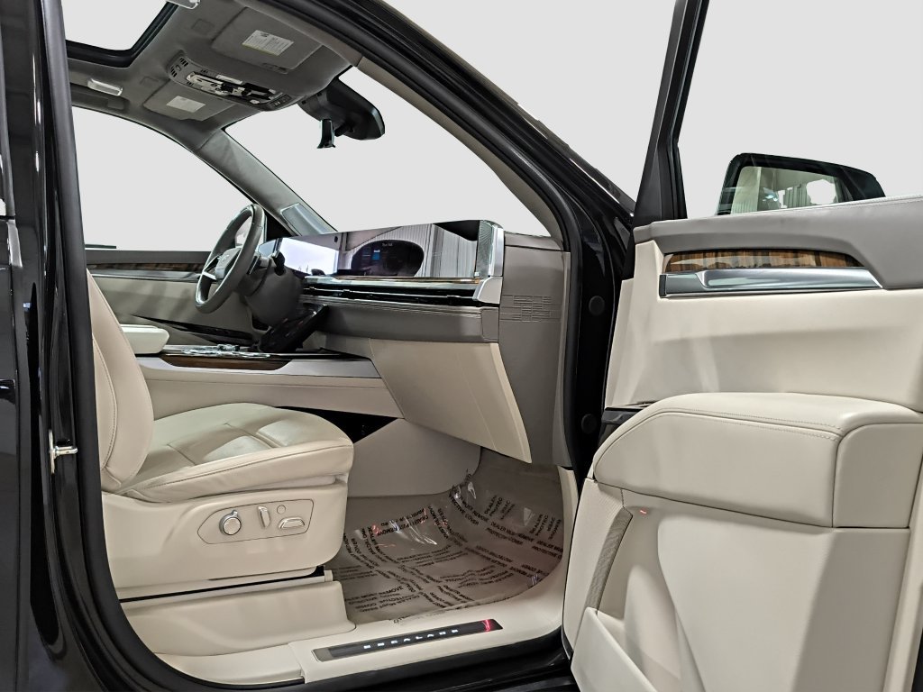 Used 2026 Cadillac Escalade Platinum Luxury AWD/4WD image 19