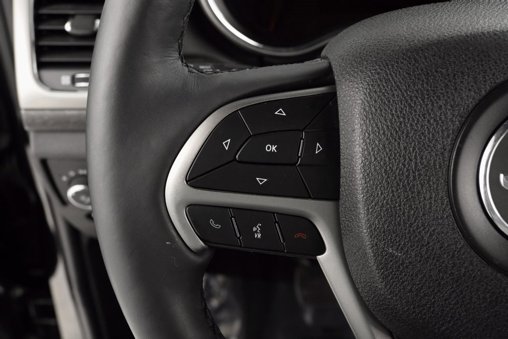 Used 2018 Jeep Grand Cherokee Laredo image 23