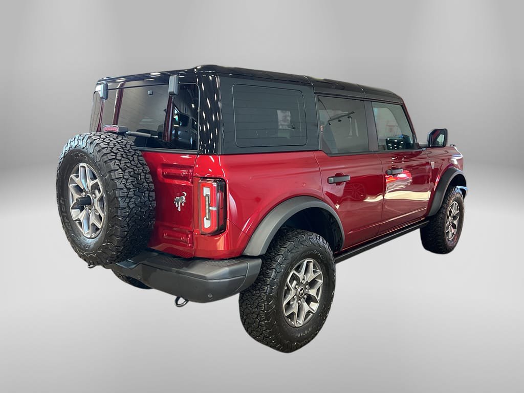 Used 2025 Ford Bronco Badlands image 39