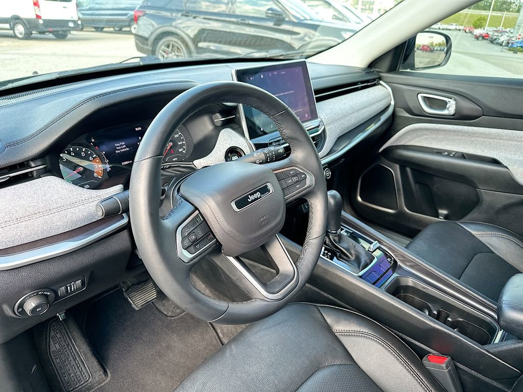 Used 2022 Jeep Compass Latitude image 10