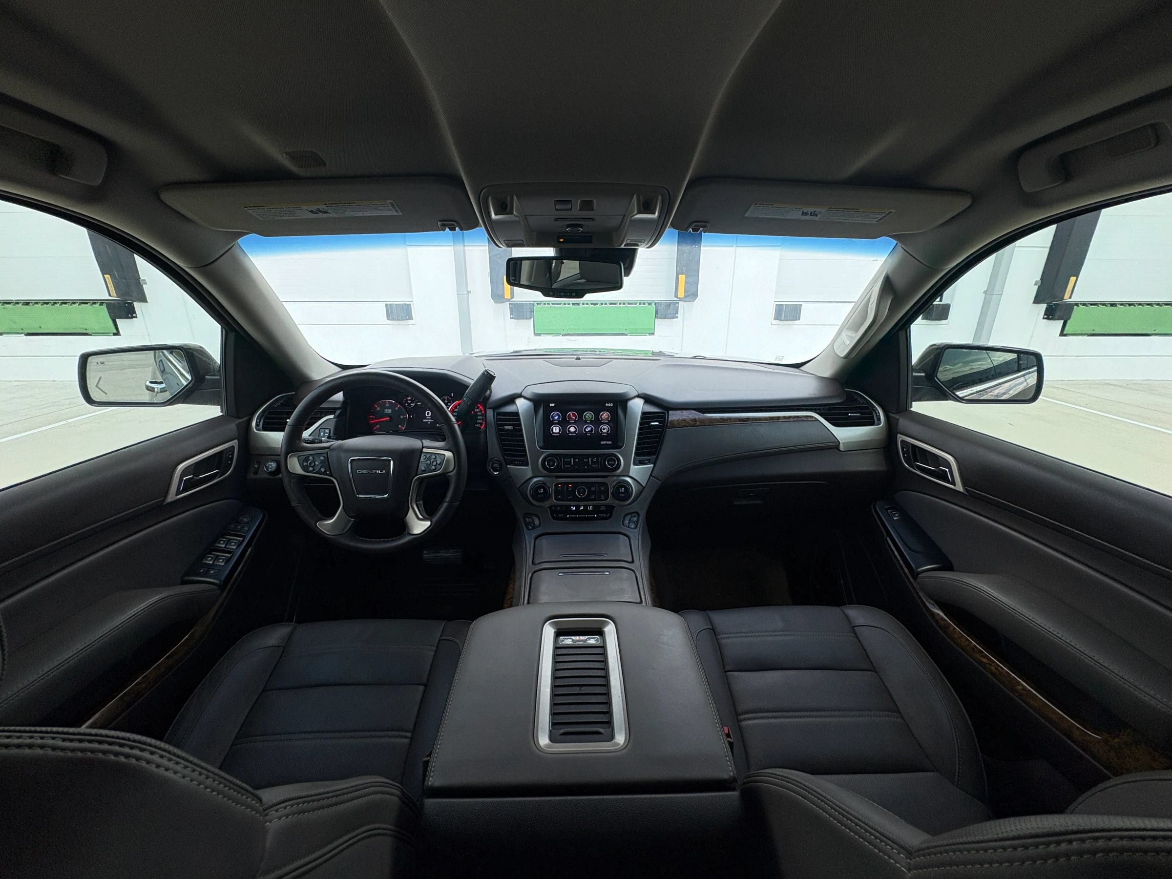Used 2015 GMC Yukon Denali w/ Enhanced Security Package AWD/4WD image 18