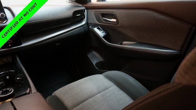 Used 2022 Nissan Rogue SV image 35