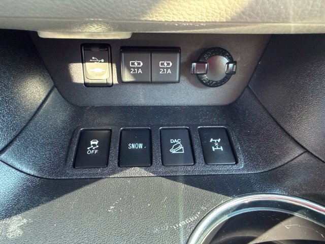 Used 2019 Toyota Highlander Limited AWD/4WD image 20