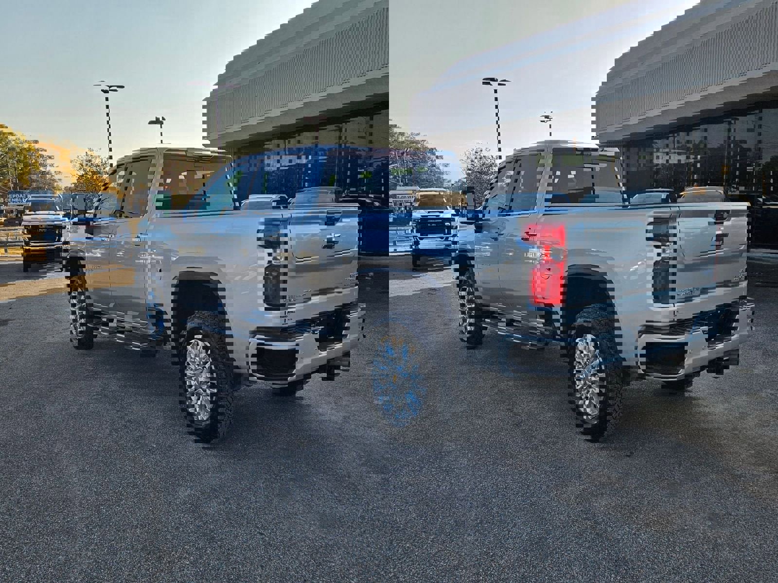 Used 2023 Chevrolet Silverado 2500 High Country image 37