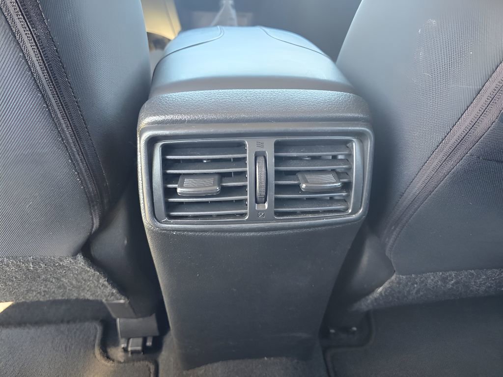 Used 2019 Nissan Rogue Sport S image 27