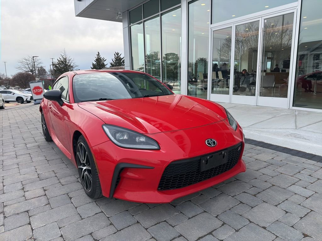 Used 2022 Toyota GR86 image 2