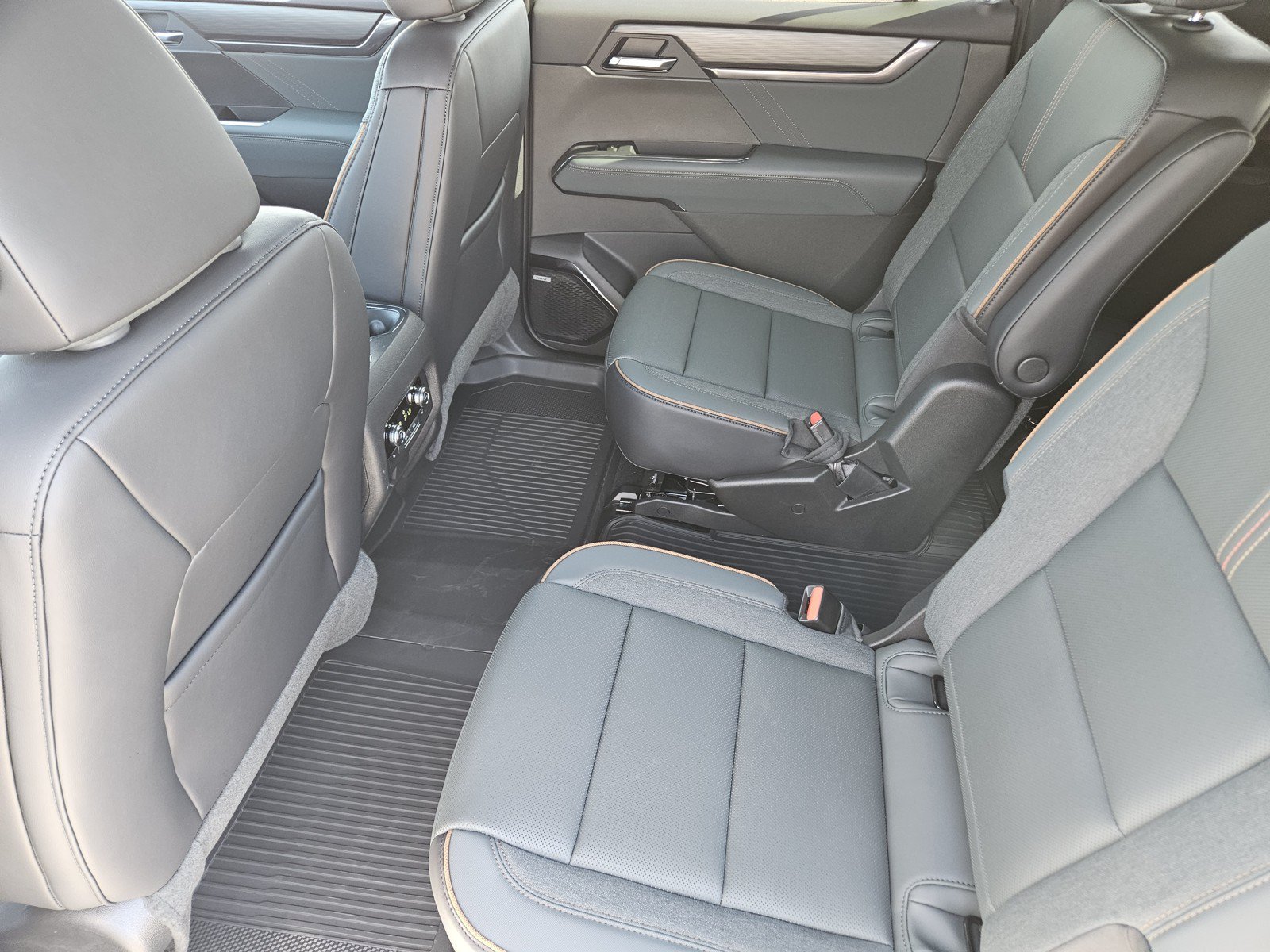 New 2027 GMC Acadia AT4 w/ Luxury Package AWD/4WD image 20