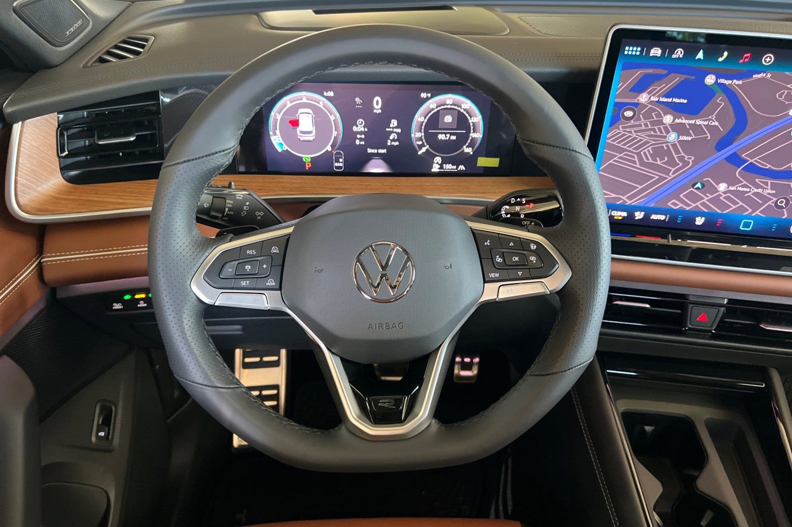 New 2026 Volkswagen Tiguan SEL R-Line AWD/4WD image 14