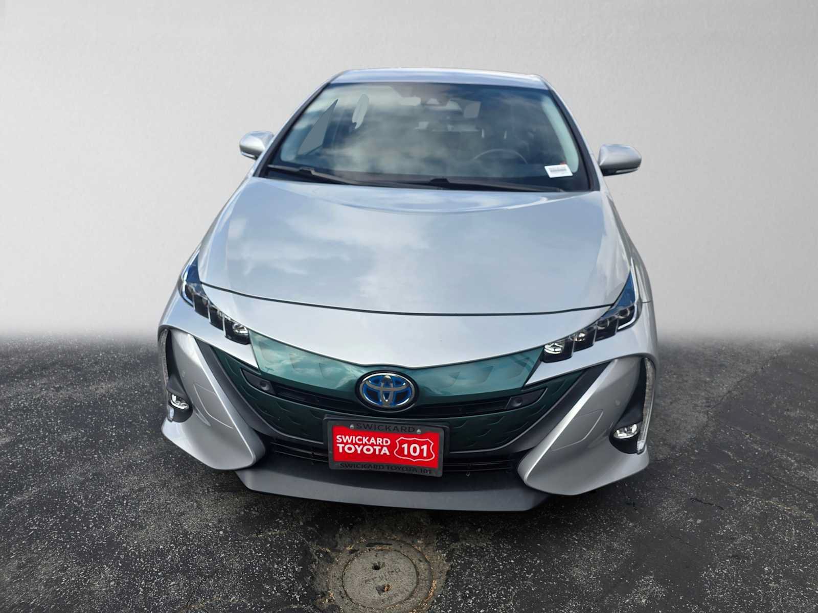 Used 2017 Toyota Prius Prime Advanced FWD image 8