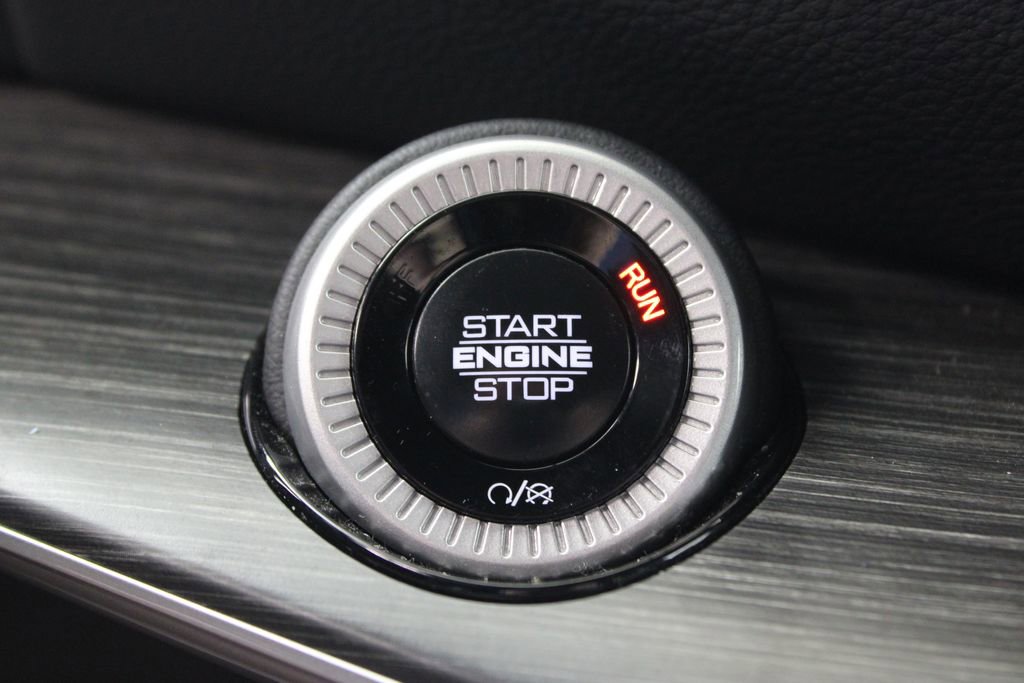 Used 2024 Jeep Wagoneer L Series II image 12