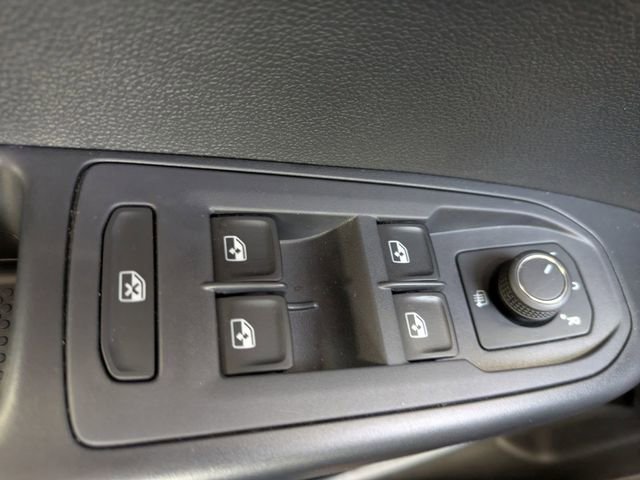 Certified 2025 Volkswagen Taos S AWD/4WD image 24