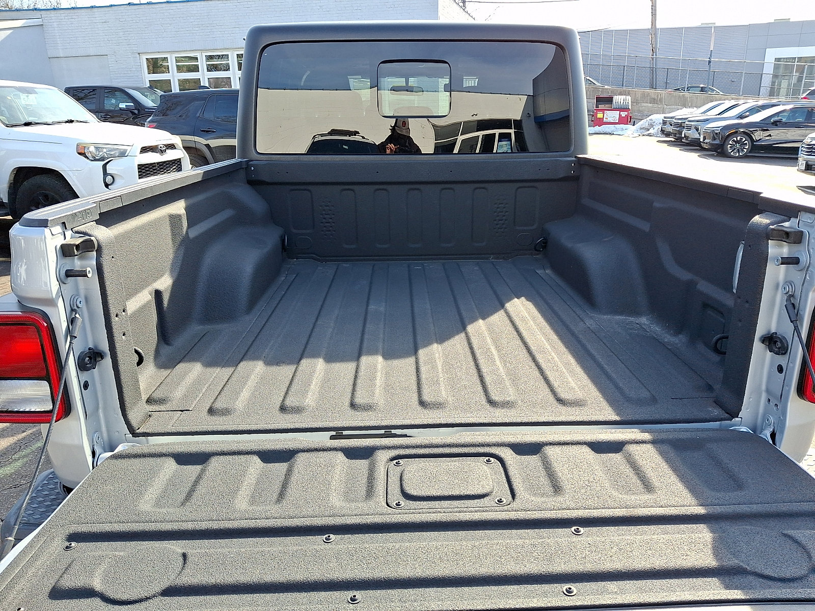 Used 2023 Jeep Gladiator Sport image 29