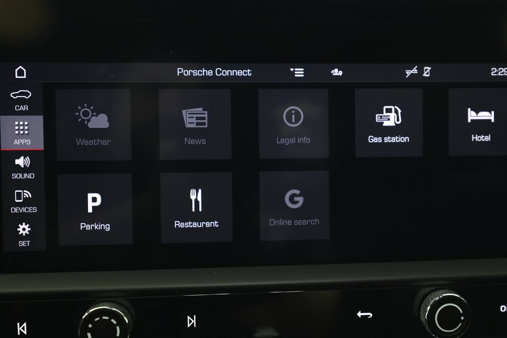 Used 2023 Porsche Macan AWD/4WD image 33