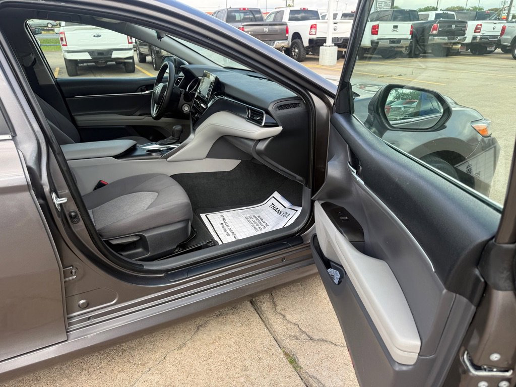 Used 2023 Toyota Camry LE FWD image 16