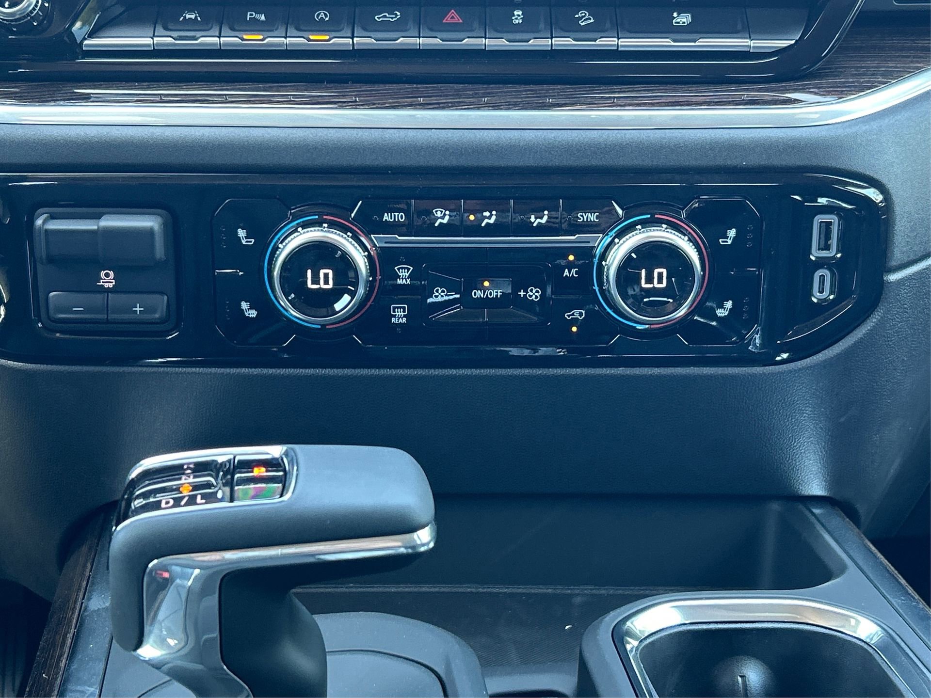 Used 2025 GMC Sierra 1500 Elevation w/ Elevation Premium Package image 30