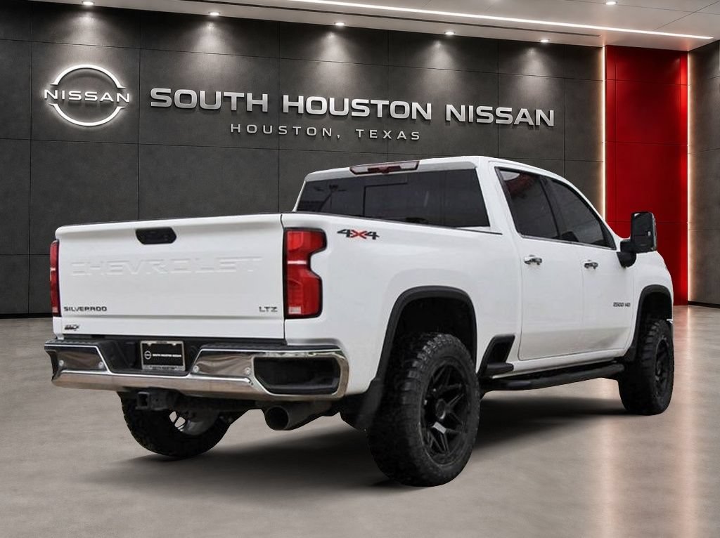 Used 2025 Chevrolet Silverado 2500 LTZ w/ LTZ Convenience Package AWD/4WD image 4