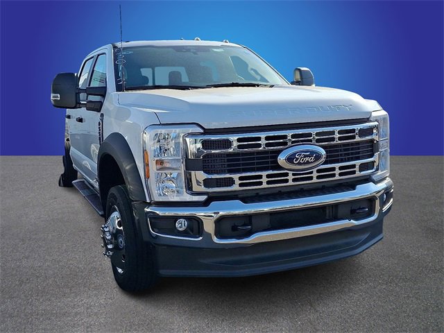 New 2025 Ford F550 4x4 Crew Cab Super Duty image 2