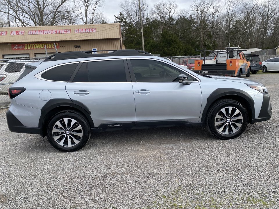 Used 2024 Subaru Outback Limited image 4