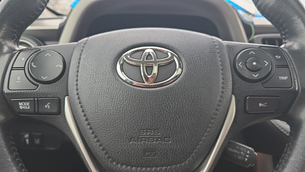 Used 2018 Toyota RAV4 Limited w/ Advanced Technology Package AWD/4WD image 12