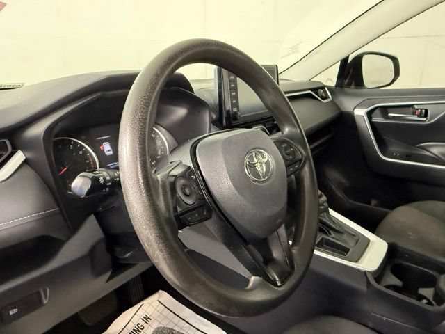 Used 2019 Toyota RAV4 XLE FWD image 6